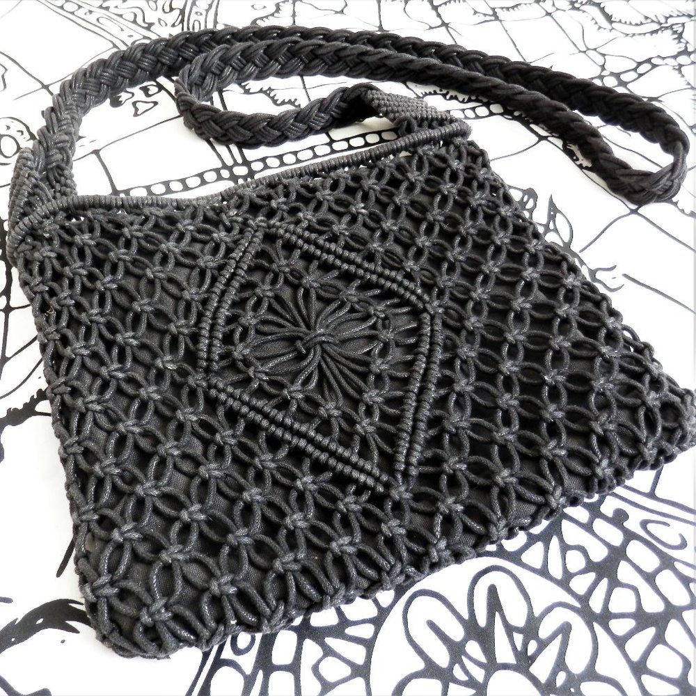 Banana Republic || Vintage Macrame Crossbody Purse